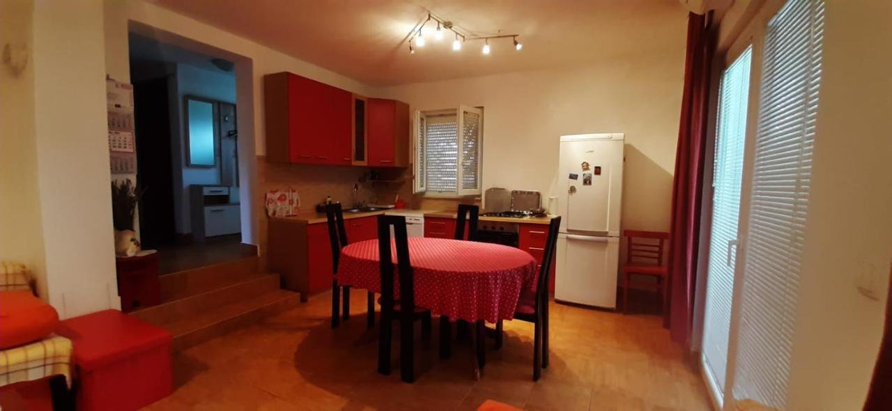 Holiday Home Zeljana Kaprije Luaran gambar