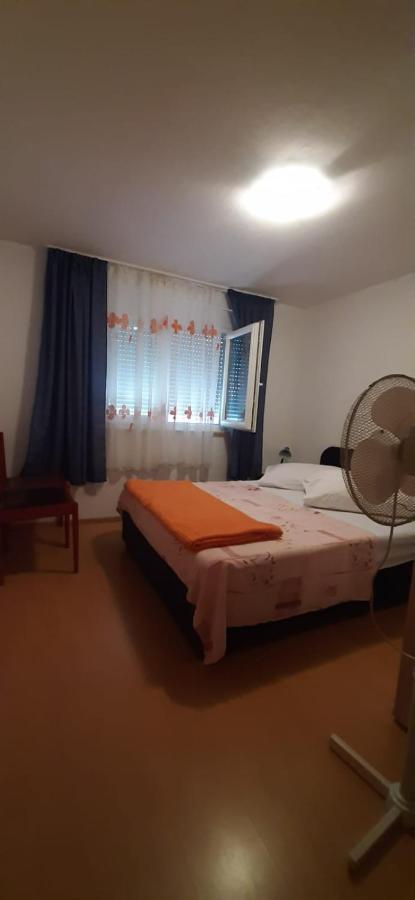Holiday Home Zeljana Kaprije Luaran gambar