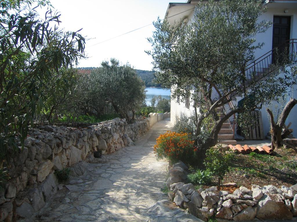 Holiday Home Zeljana Kaprije Luaran gambar