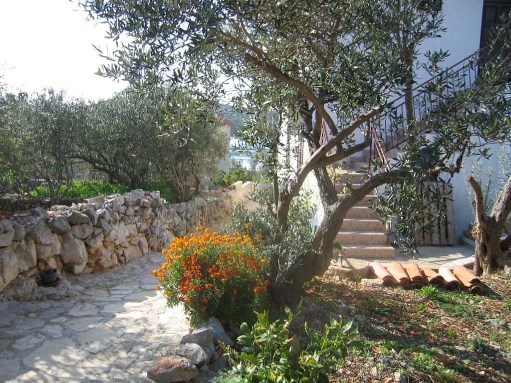 Holiday Home Zeljana Kaprije Luaran gambar