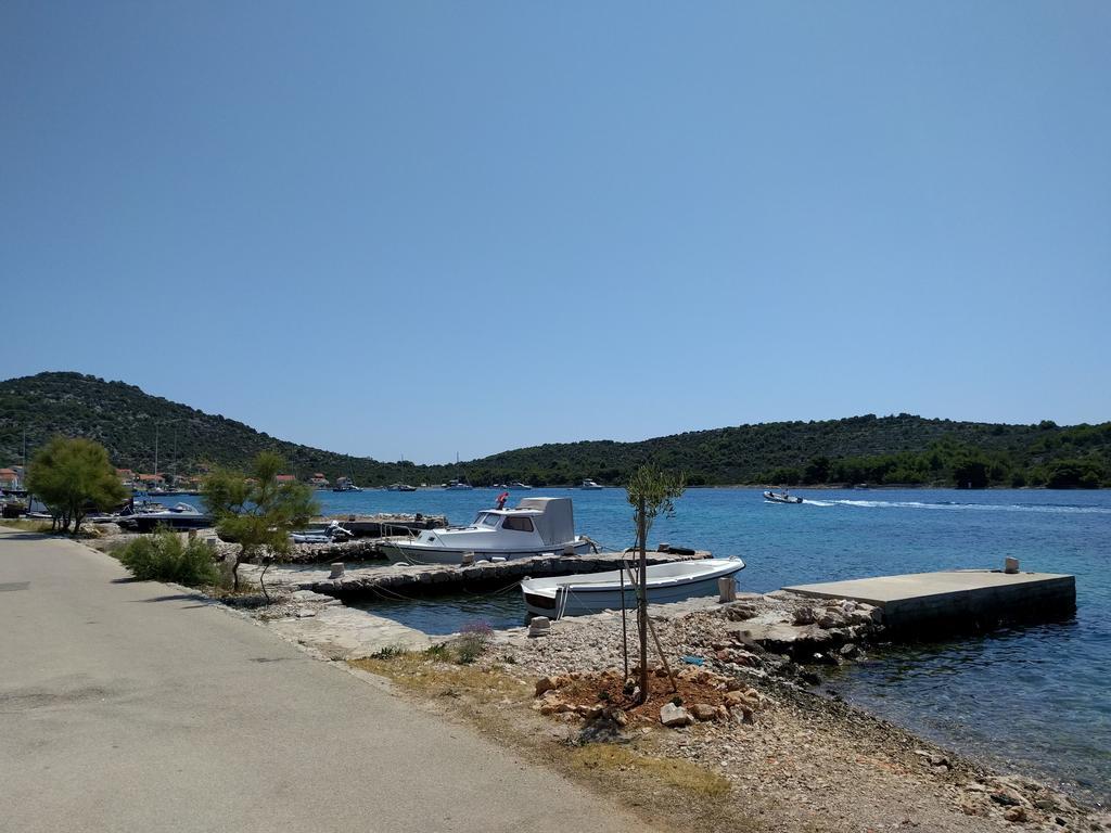 Holiday Home Zeljana Kaprije Luaran gambar