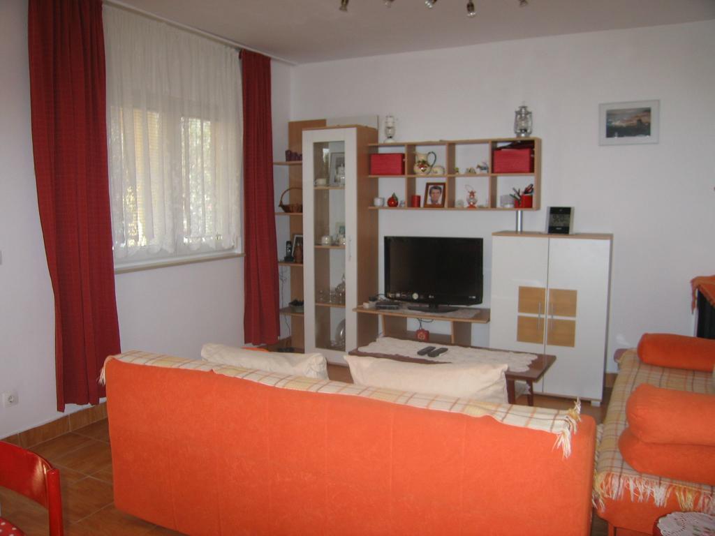 Holiday Home Zeljana Kaprije Luaran gambar