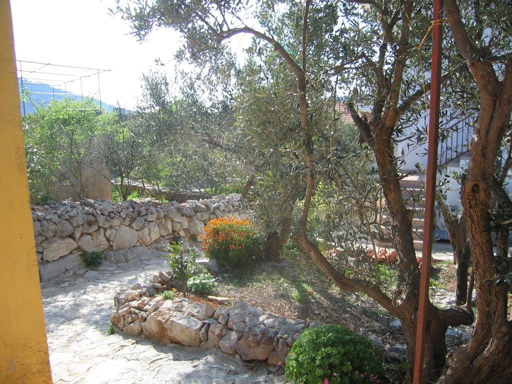 Holiday Home Zeljana Kaprije Luaran gambar