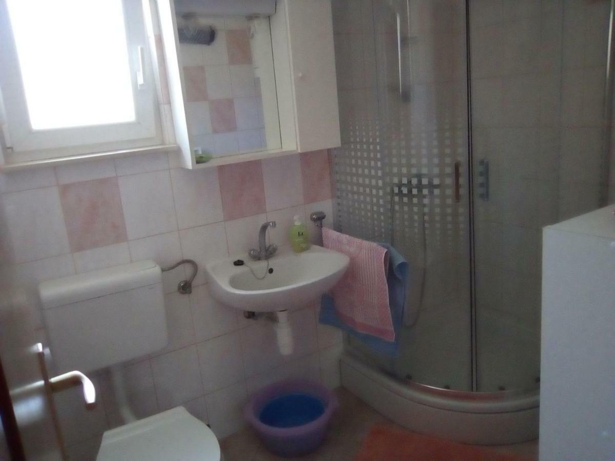 Holiday Home Zeljana Kaprije Luaran gambar